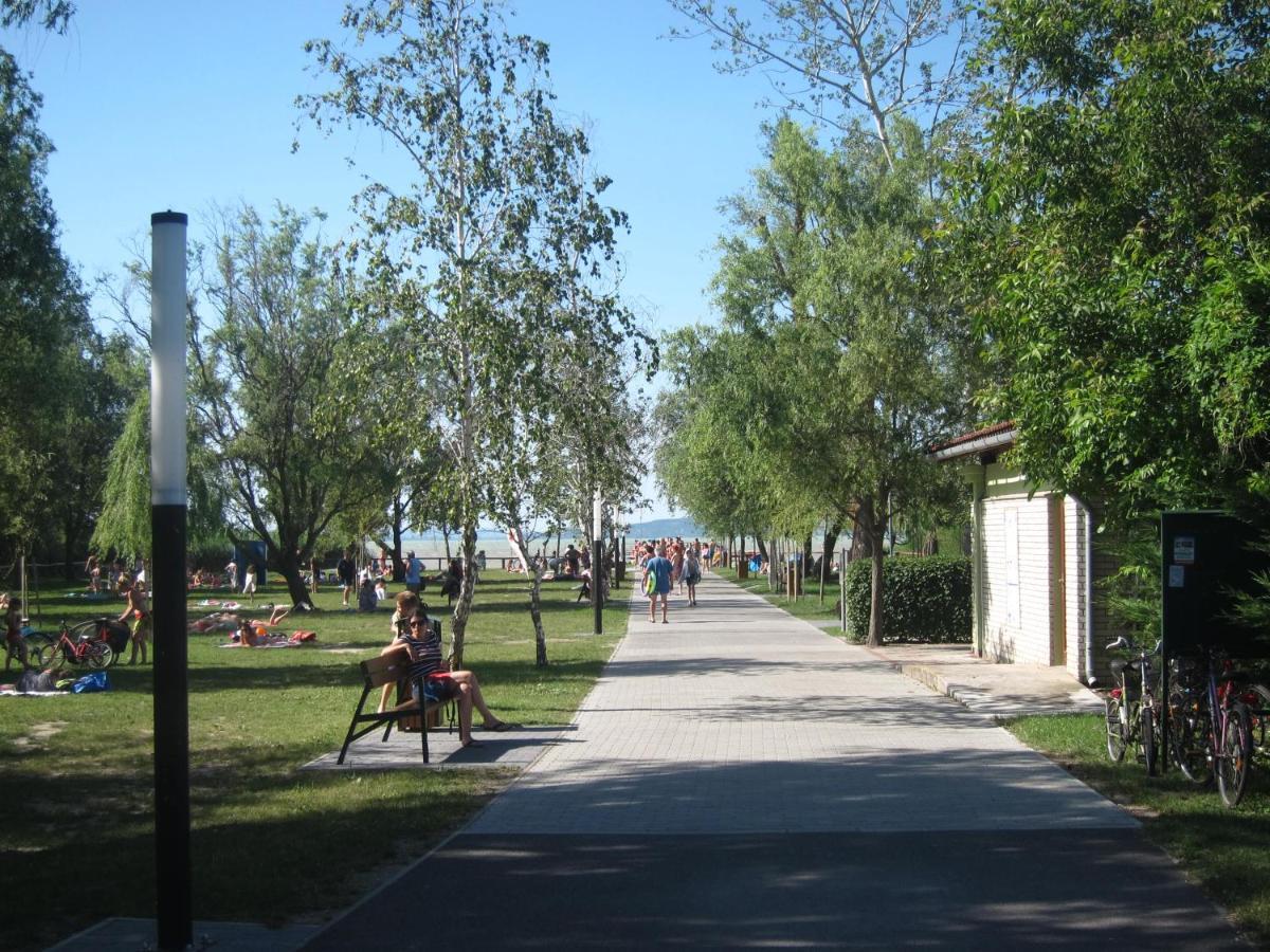 Tutijo Haziko Villa Balatonfenyves Ngoại thất bức ảnh