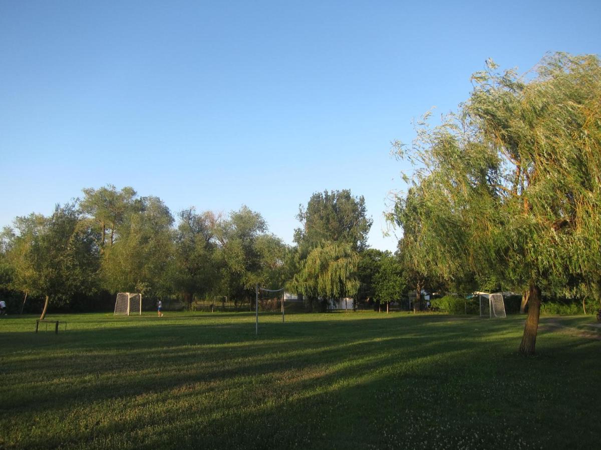 Tutijo Haziko Villa Balatonfenyves Ngoại thất bức ảnh